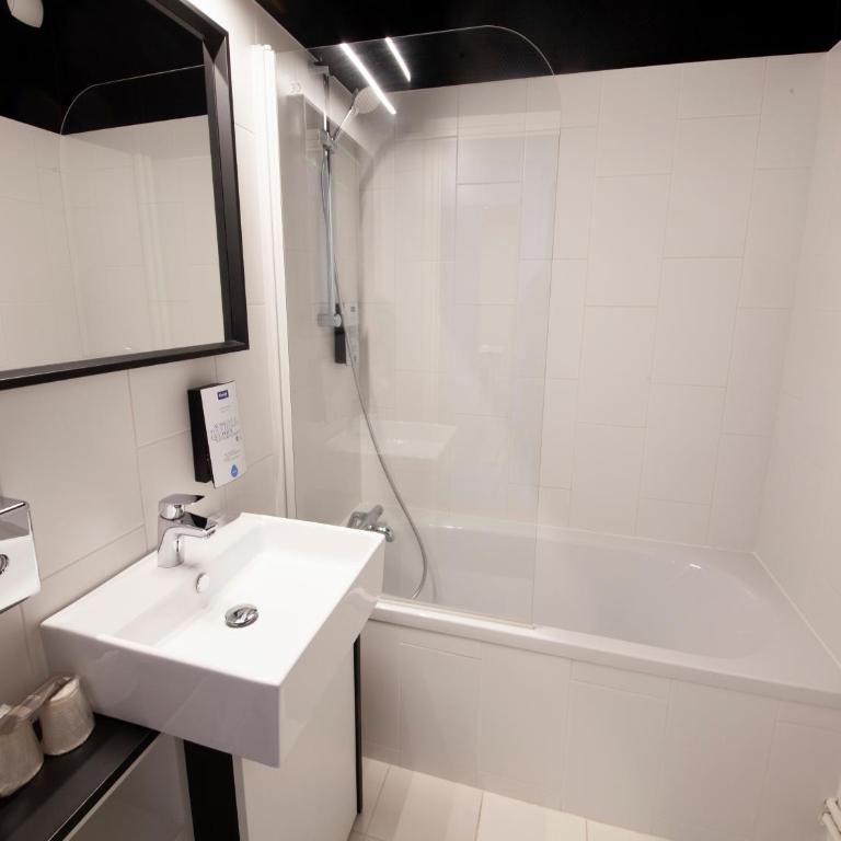 Kyriad Hotel Clermont Ferrand Centre - Chambre Double - 9