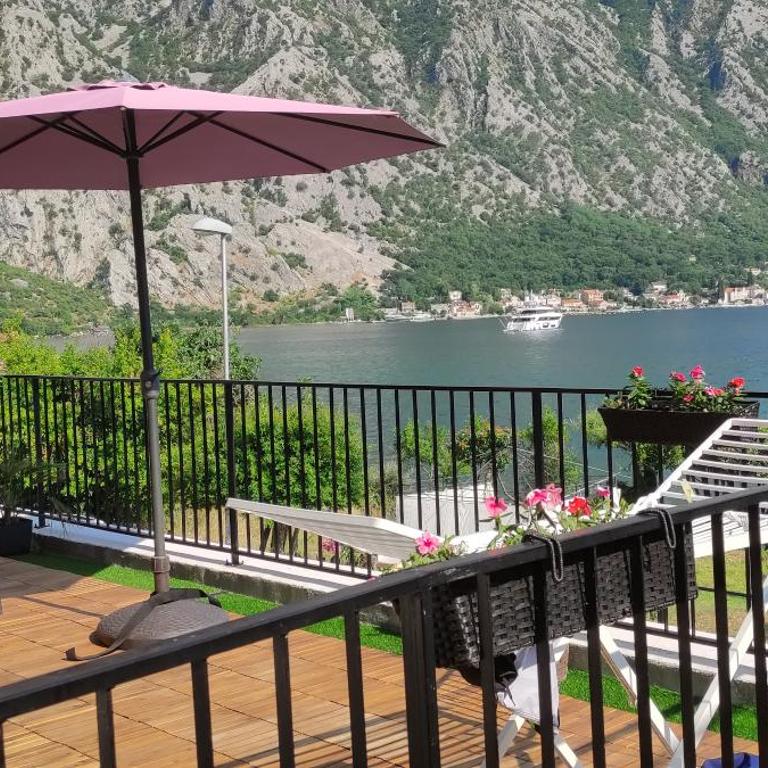 Beachfront Villa Nautica - Apartment with Sea View - 6