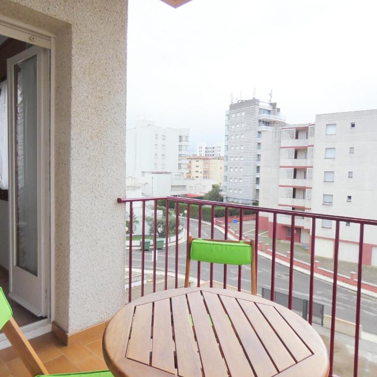 La Platja 3C Apto. con un dormitorio, 200m playa y plaza de parking - Apartamento de 1 dormitorio - 12