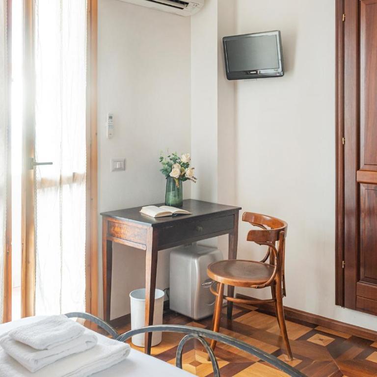 Welcomely - Bed and Dream - Camera Matrimoniale con Balcone - 2