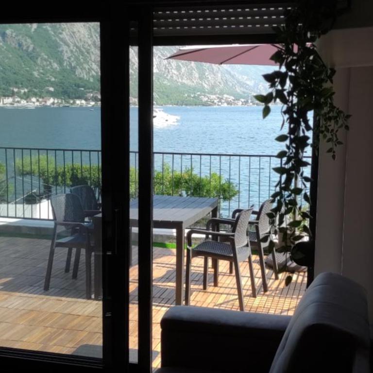 Beachfront Villa Nautica - Apartment with Sea View - 1