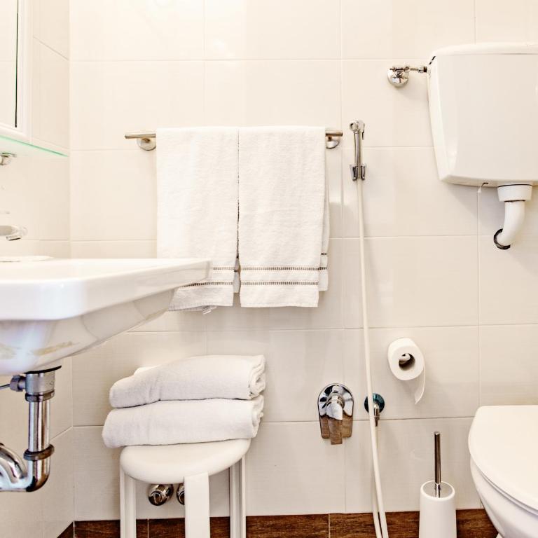 Hotel St. James - Superior Double or Twin Room - 4