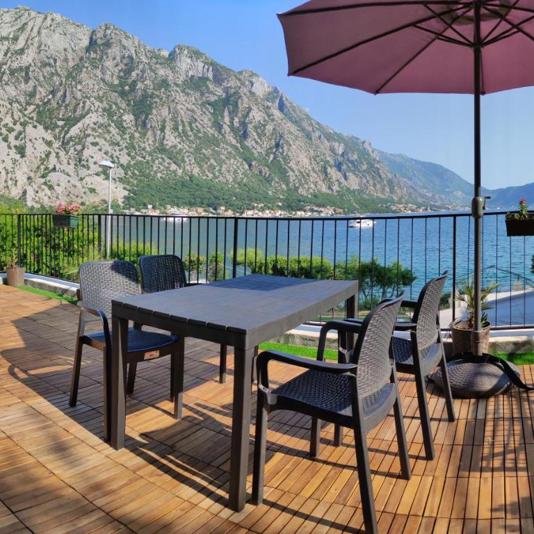 Beachfront Villa Nautica - Apartment with Sea View - 2