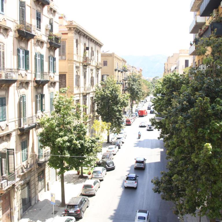 B&B Alexander-Room and Breakfast - Deluxe Double Room with Balcony - 7