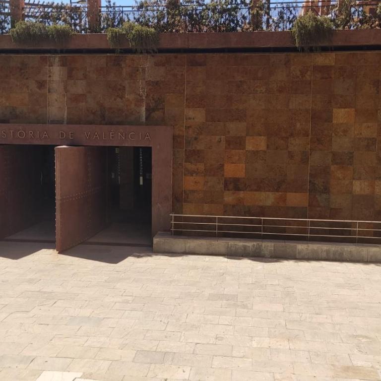 BioHomeValencia - Three-Bedroom Apartment - 6