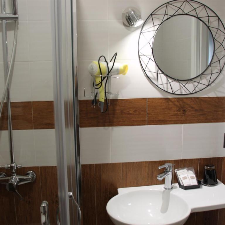 B&B Alexander-Room and Breakfast - Twin Room with Private Bathroom - 8
