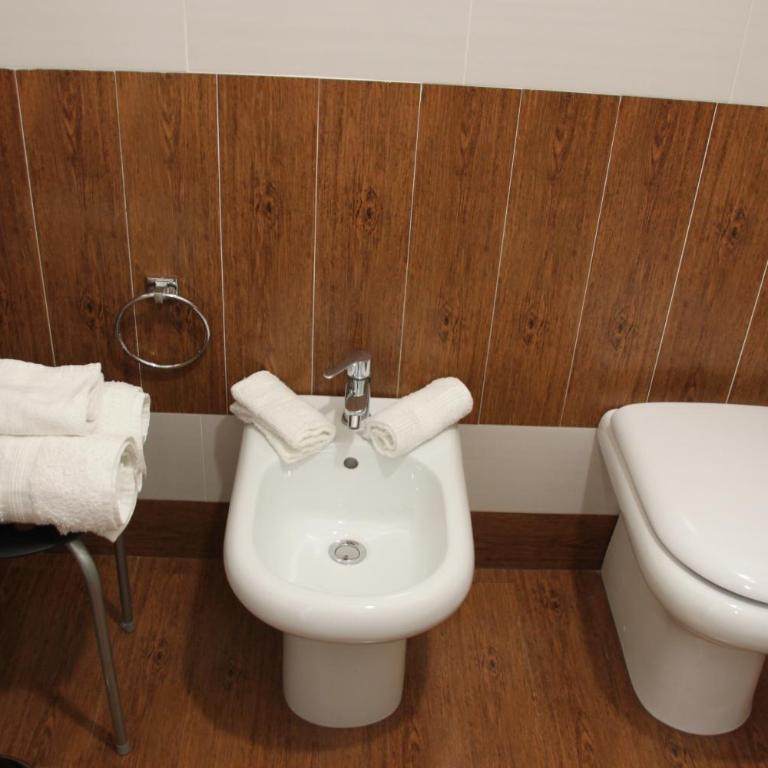 B&B Alexander-Room and Breakfast - Twin Room with Private Bathroom - 7