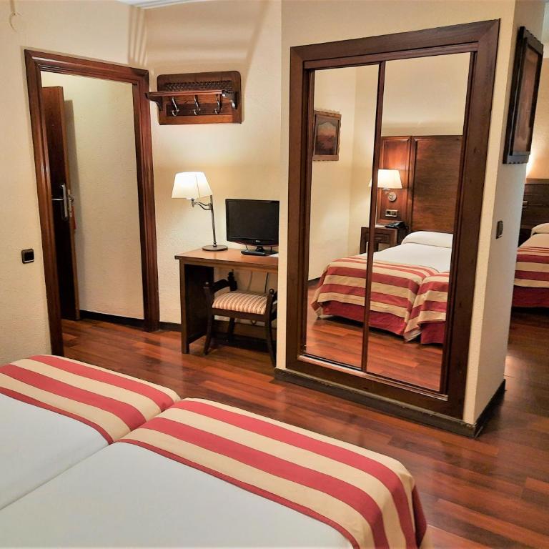 Hotel Urogallo - Habitación Familiar - 2