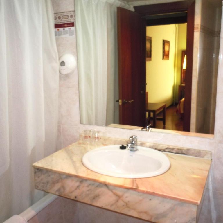 Hotel Urogallo - Habitación Doble Económica - 4