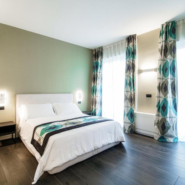 In Centro Luxury Rooms - Double Room with Balcony (2 Adults + 1 Child) - 7