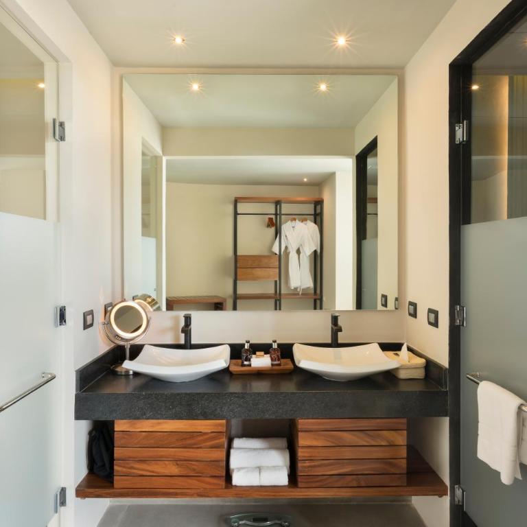 Mvngata Beach Hotel - Premium Panorama Ocean Front - 5