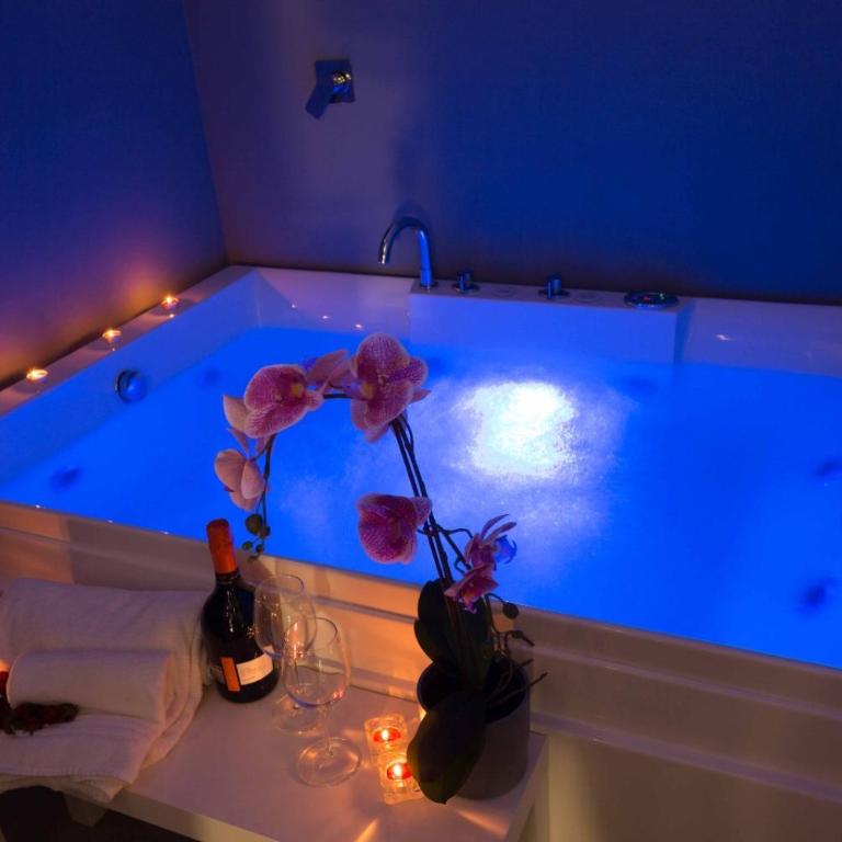 ETNEA 208 LUXURY JACUZZI SUITE Catania - King Room - 17