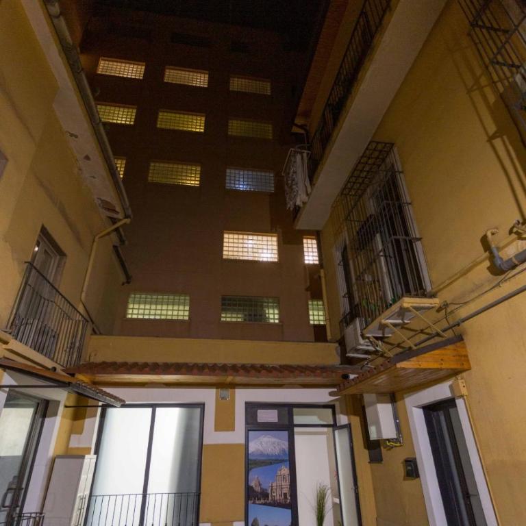 ETNEA 208 LUXURY JACUZZI SUITE Catania - Superior King Room - 19