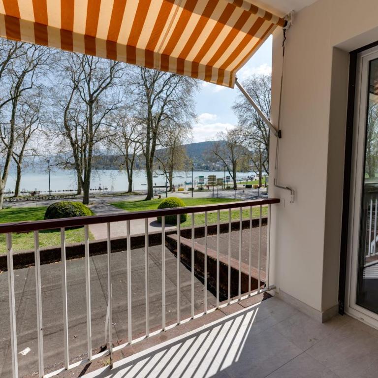 Swan Lake - Design apartment facing Lake Annecy - Apartment - 4