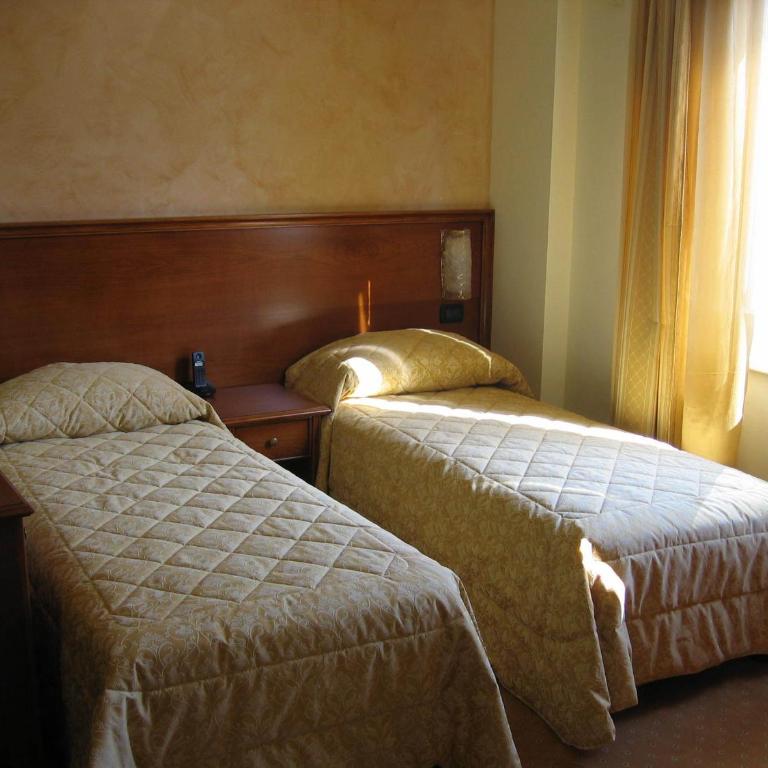 Albergo Ristorante Montebaldo - Camera Matrimoniale/Doppia con Letti Singoli - 2