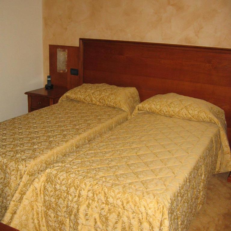 Albergo Ristorante Montebaldo - Camera Matrimoniale/Doppia con Letti Singoli - 1
