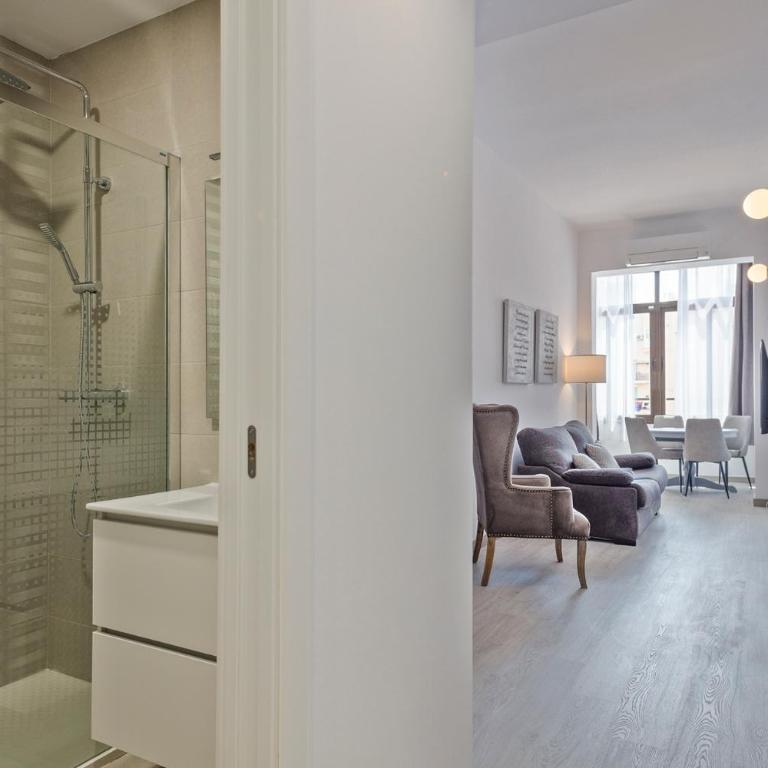 Alcam Books - One-Bedroom Apartment - 5