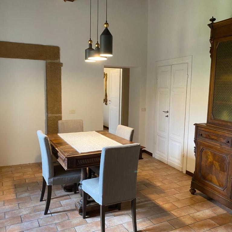 Casa dell'Olmo - Appartamento con 2 Camere da Letto - 1