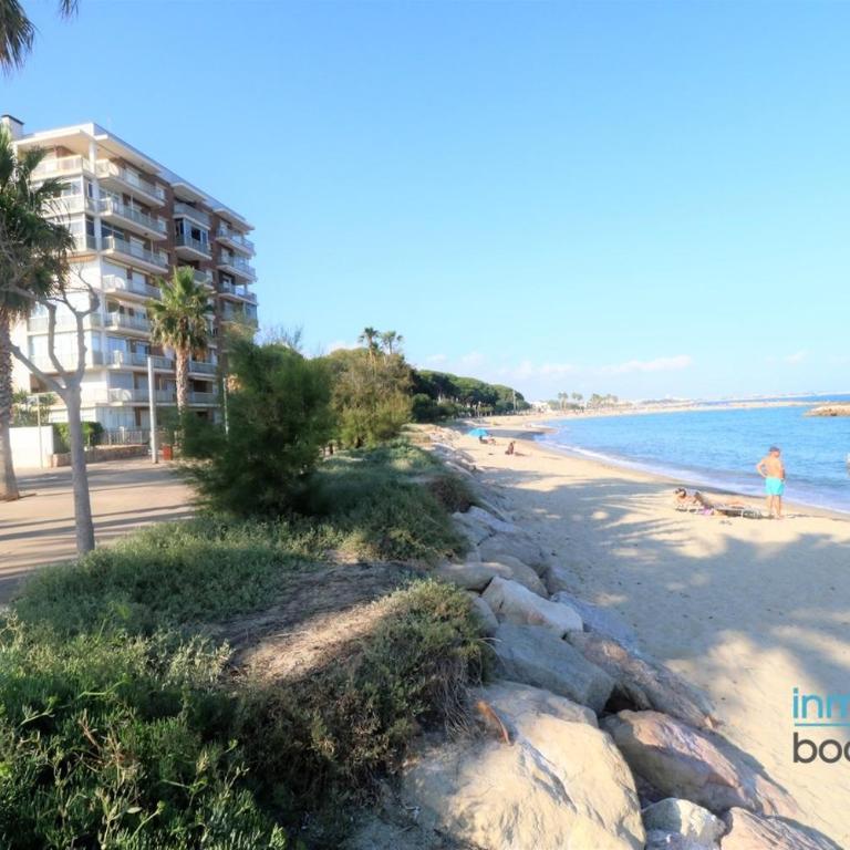 Sun Beach Mediterrani, en frente del Mar - Two-Bedroom Apartment - 28