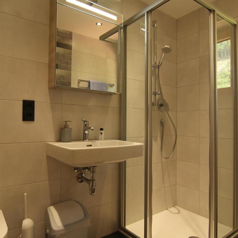 Gästehaus Bliem - Apartment mit 2 Schlafzimmern und Dusche - 8