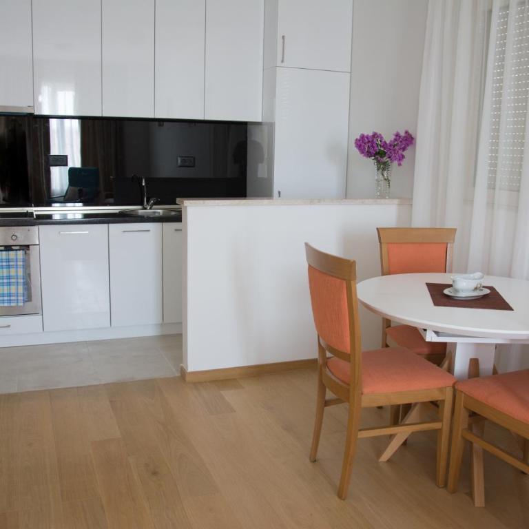 Apartments Milica - One-Bedroom Apartment - 8