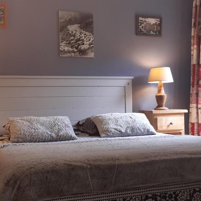 Chambres d'hotes Les Clarines - Chambre Double - Vue sur Montagne - 2