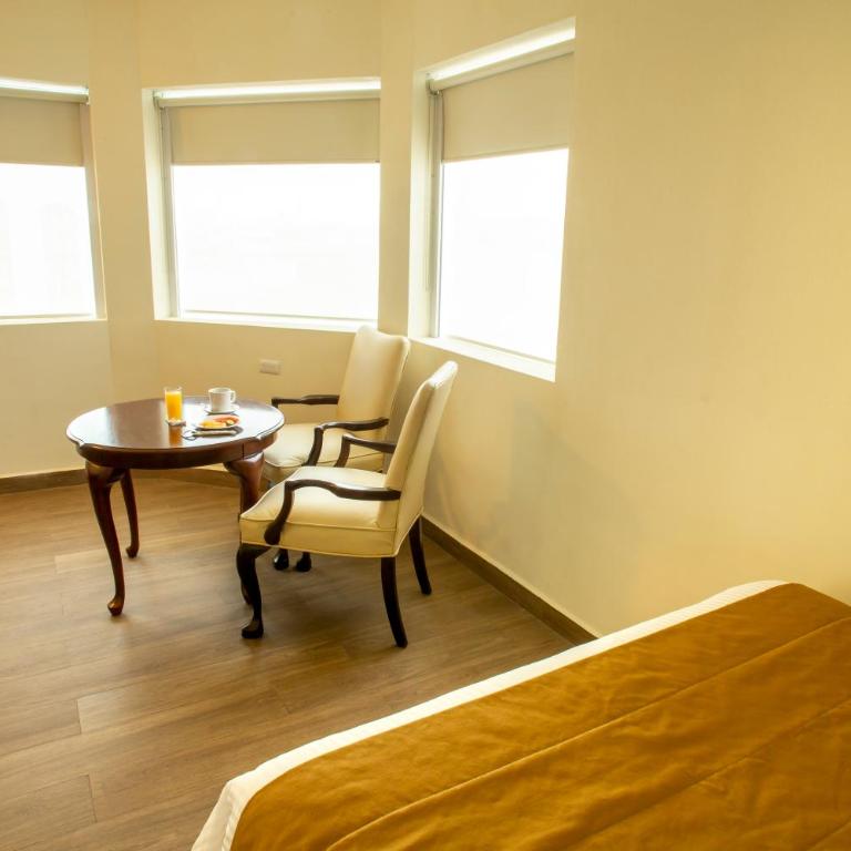 Hotel Plaza Calzada - Double Room with Two Double Beds - Non-Smoking - 3
