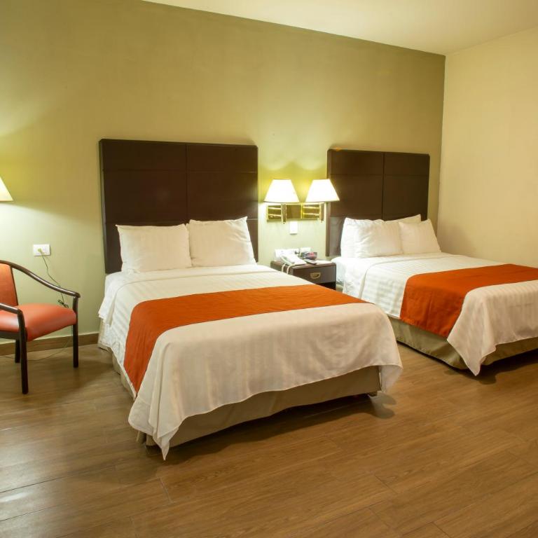 Hotel Plaza Calzada - Superior Double Room with Two Double Beds - 4