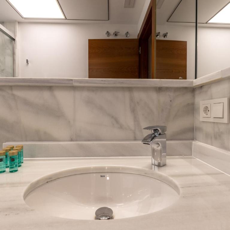 BiBo Suites Real Chancilleria - One-Bedroom Apartment - 10