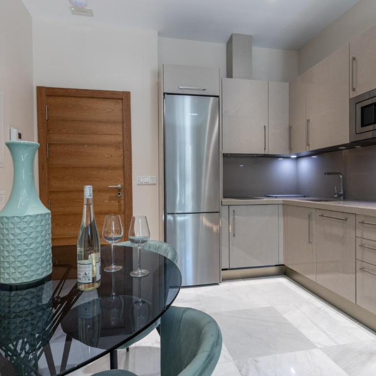 BiBo Suites Real Chancilleria - Two-Bedroom Apartment with View - 11