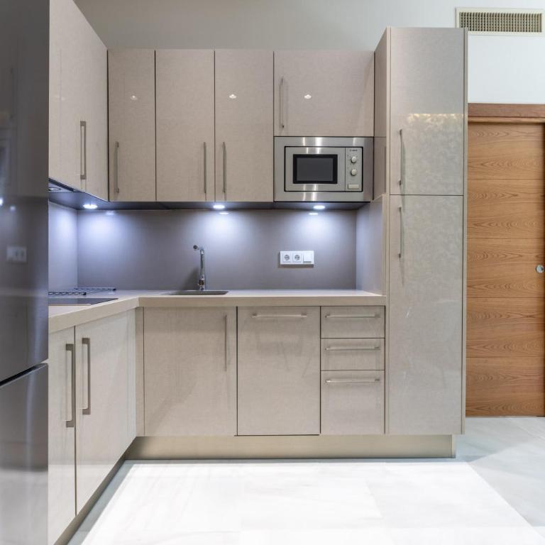 BiBo Suites Real Chancilleria - Two-Bedroom Apartment with View - 5
