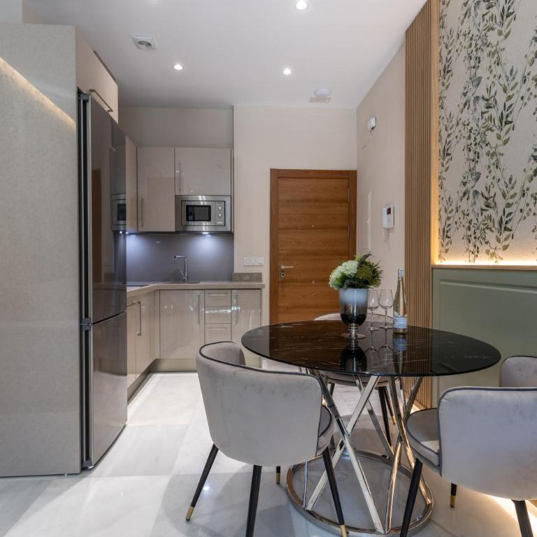 BiBo Suites Real Chancilleria - Two-Bedroom Apartment with View - 4