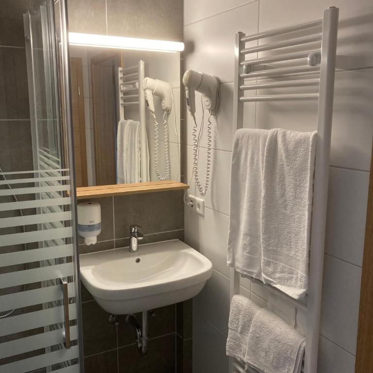Pension Pichlbauer - Doppelzimmer mit eigenem Bad - 1