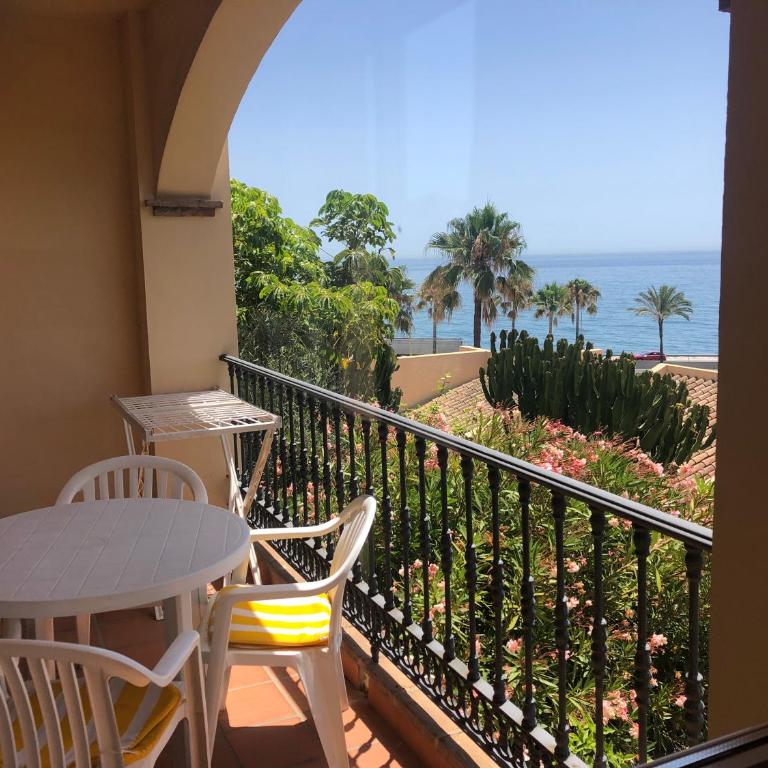 Fantástico Apartamento con vistas al mar zona Club la Costa Castillo Fuengirola - Apartamento de 1 dormitorio - 1