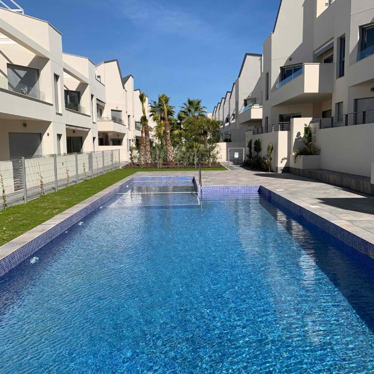 Apartamento Amalia Delux en Torrevieja - Two-Bedroom Apartment - 1