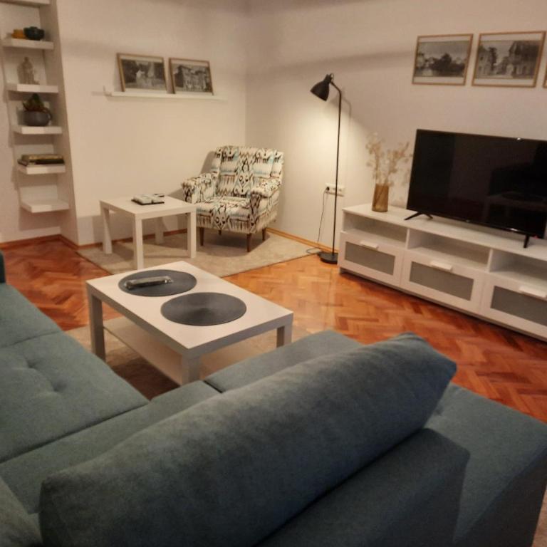 Babalina's Place - One-Bedroom Apartment - 18