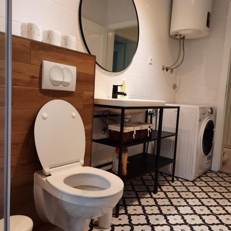 Babalina's Place - One-Bedroom Apartment - 31