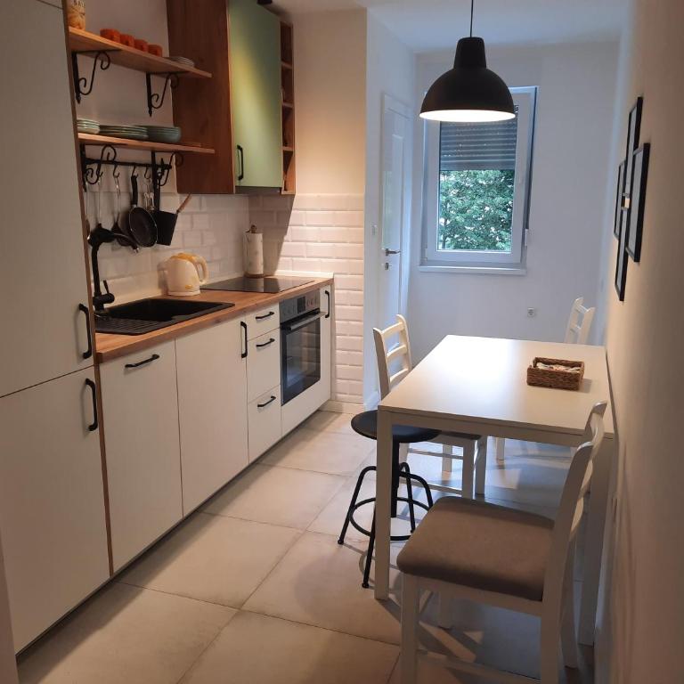 Babalina's Place - One-Bedroom Apartment - 2