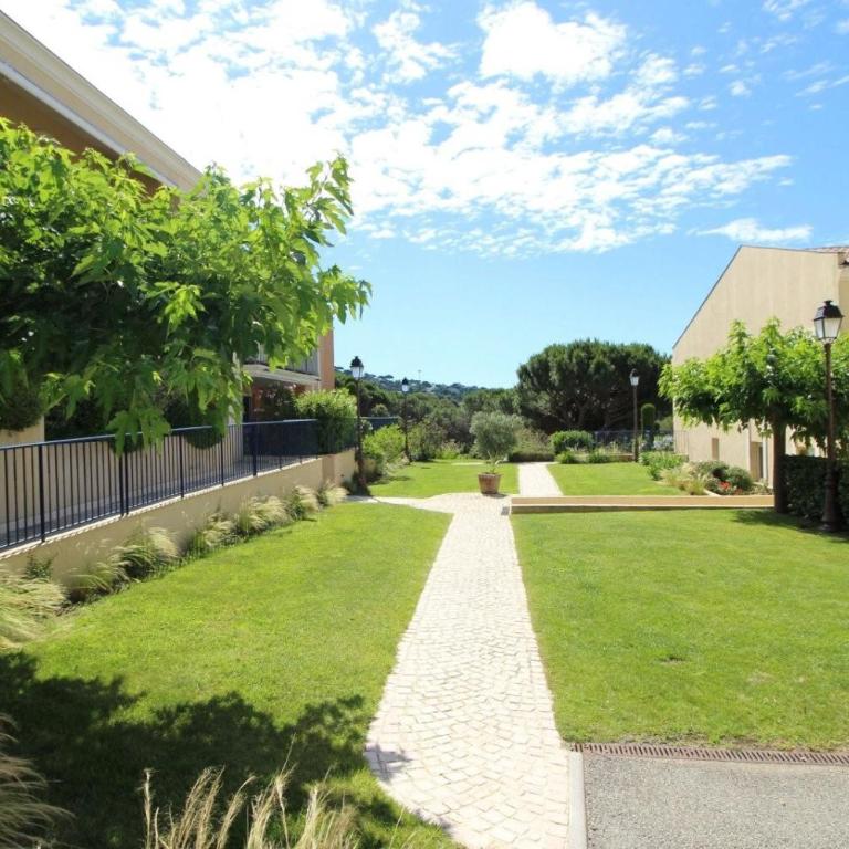 Sainte-Maxime - 3 bedroom apartment, air conditioned, outdoor terrace, swimming pool - Apartment mit 3 Schlafzimmern - 6