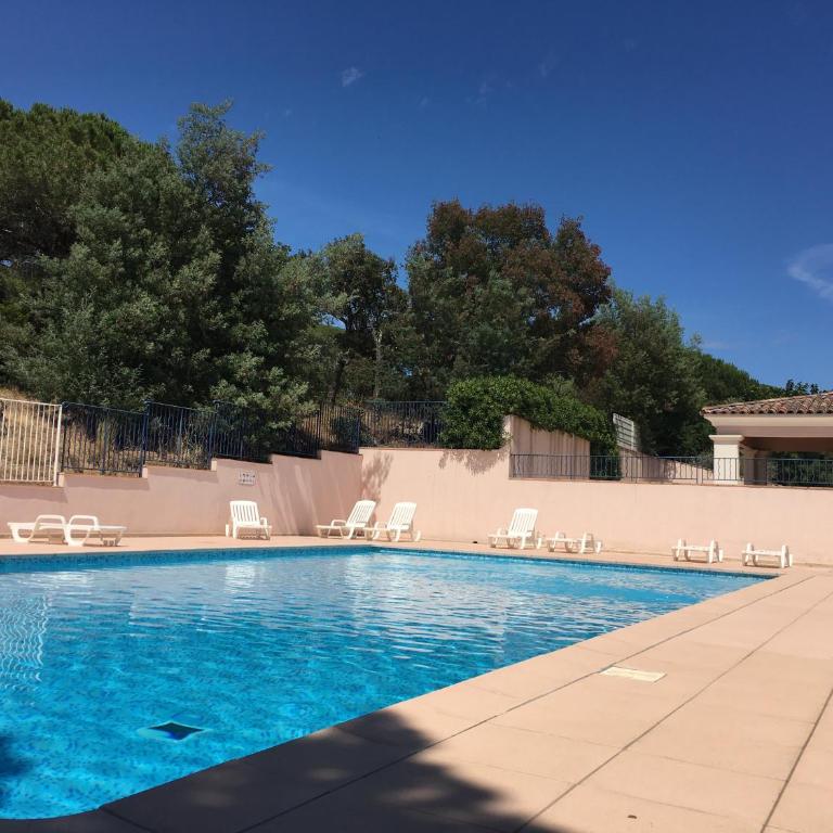 Sainte-Maxime - 3 bedroom apartment, air conditioned, outdoor terrace, swimming pool - Apartment mit 3 Schlafzimmern - 1