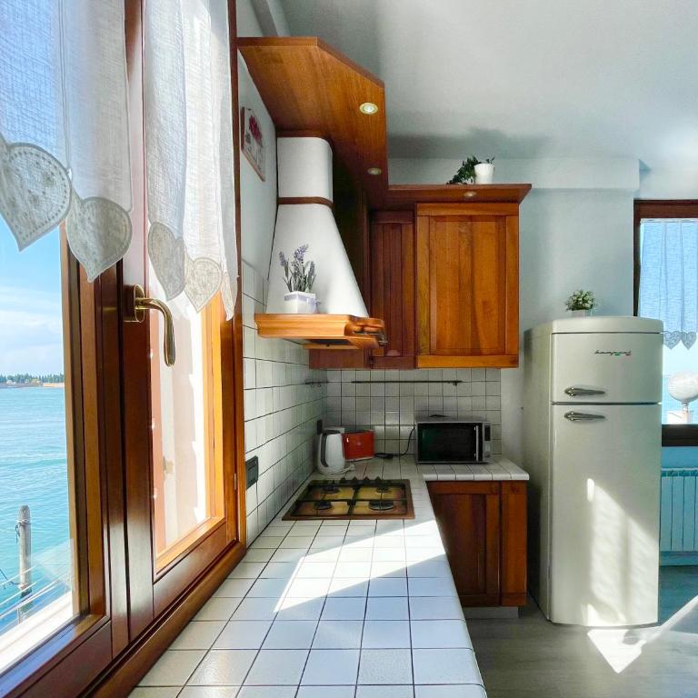 Ca' Monica Panoramic-Canal View, Biennale - Two-Bedroom Apartment with Sea View - 18