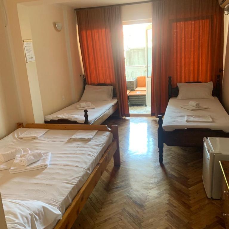 Guesthouse Vila Tamburic - Quadruple Room - 6