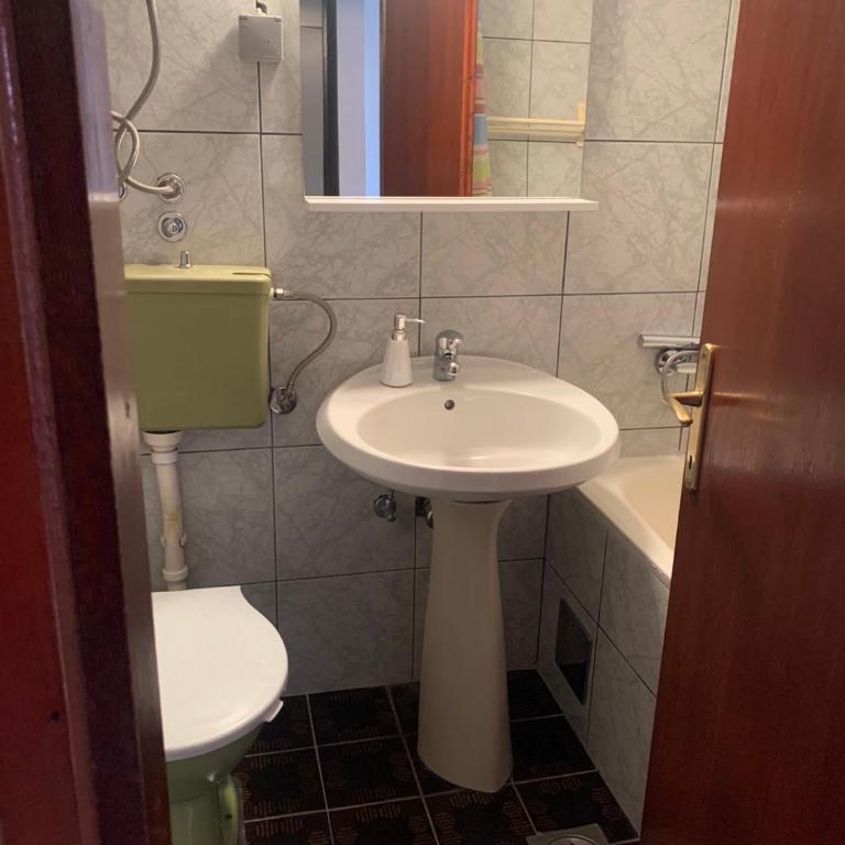 Guesthouse Vila Tamburic - Quadruple Room - 2