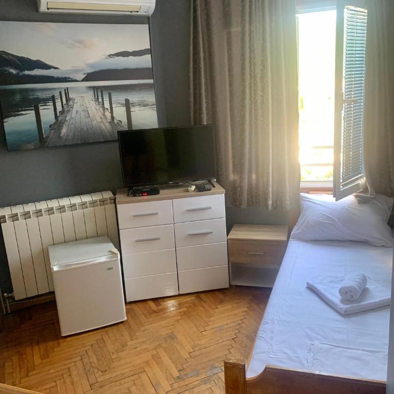 Guesthouse Vila Tamburic - Twin Room with View - 4