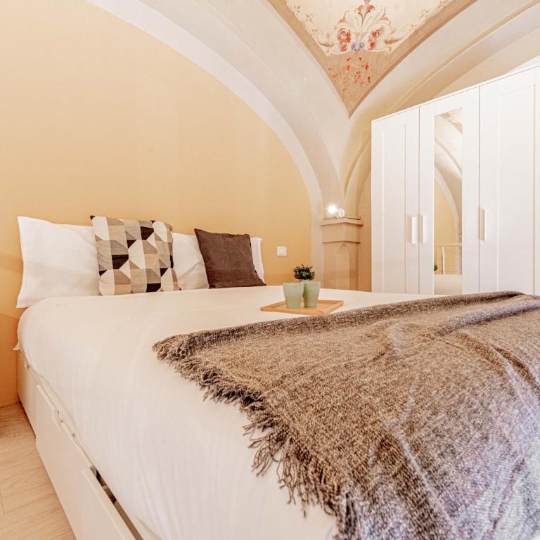 Realkasa Luxury S.Orsola Apartments - Deluxe Apartment - 13