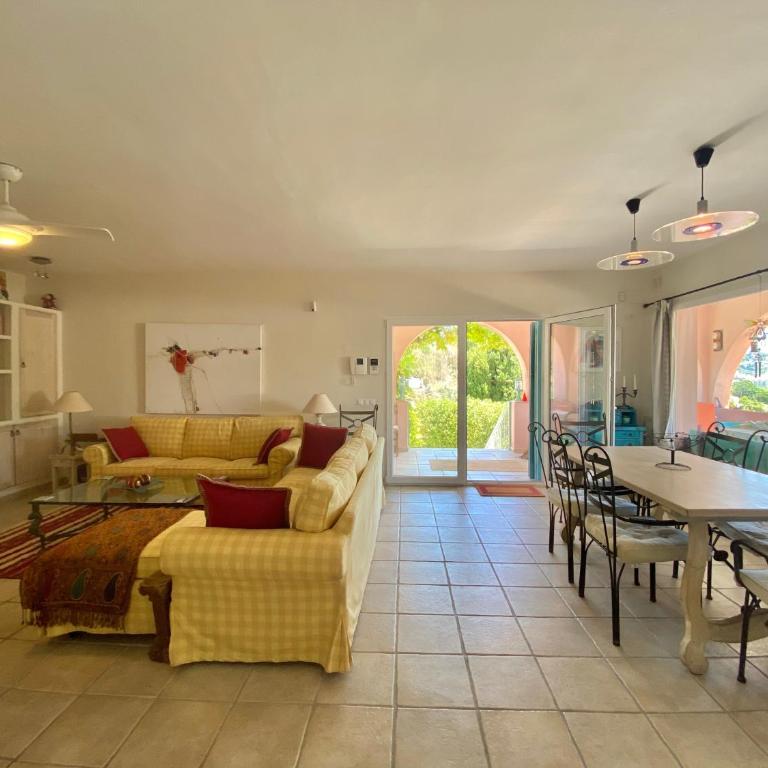 La Hacienda - Three-Bedroom Villa - 19