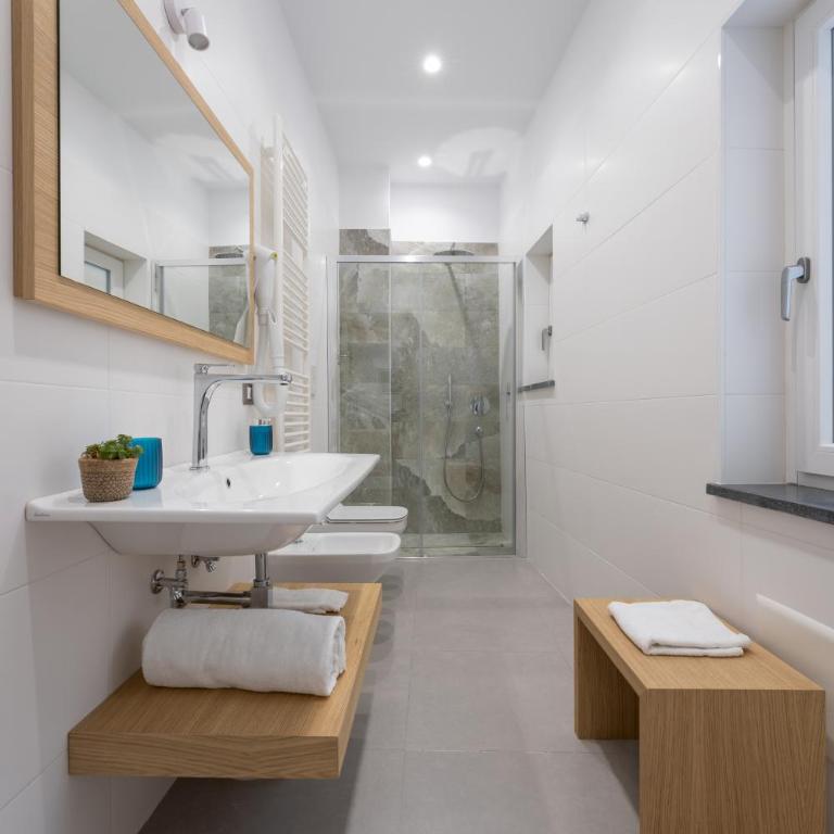 HSuites Luxury B&B - Camera Matrimoniale - 3