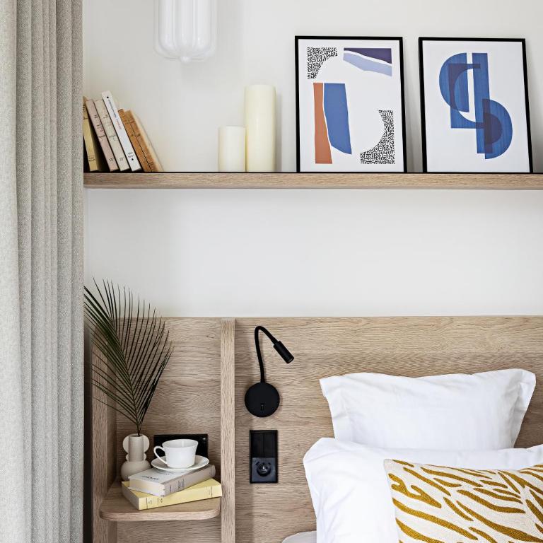 Le Riviera Collection, Signature Collection by Best Western - Chambre Supérieure Lit Queen-Size avec Douche à l’Italienne - Accessible aux Personnes à Mobilité Réduite - 4