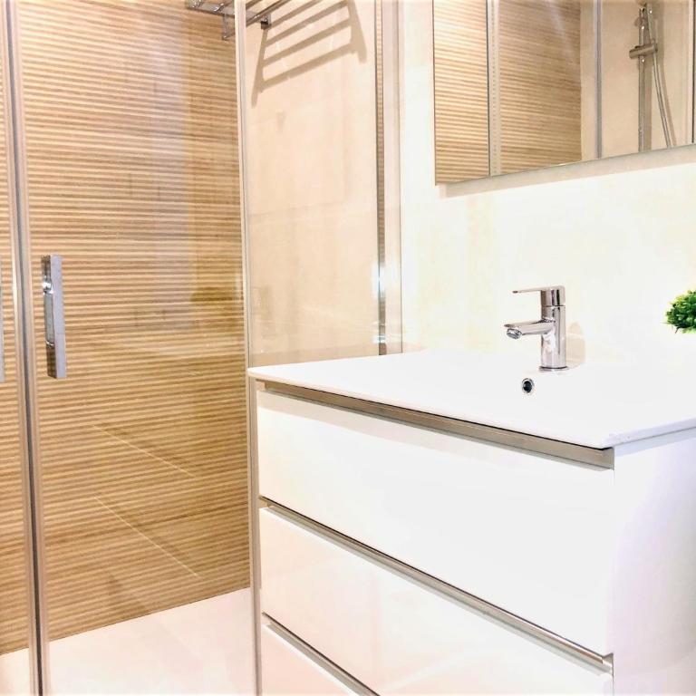 Rentcostadelsol Fuengirola Doña Sofia 3D - Apartamento de 2 dormitorios - 13