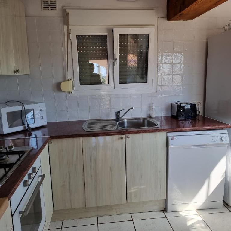 Casa Cadiz - Three-Bedroom House - 11